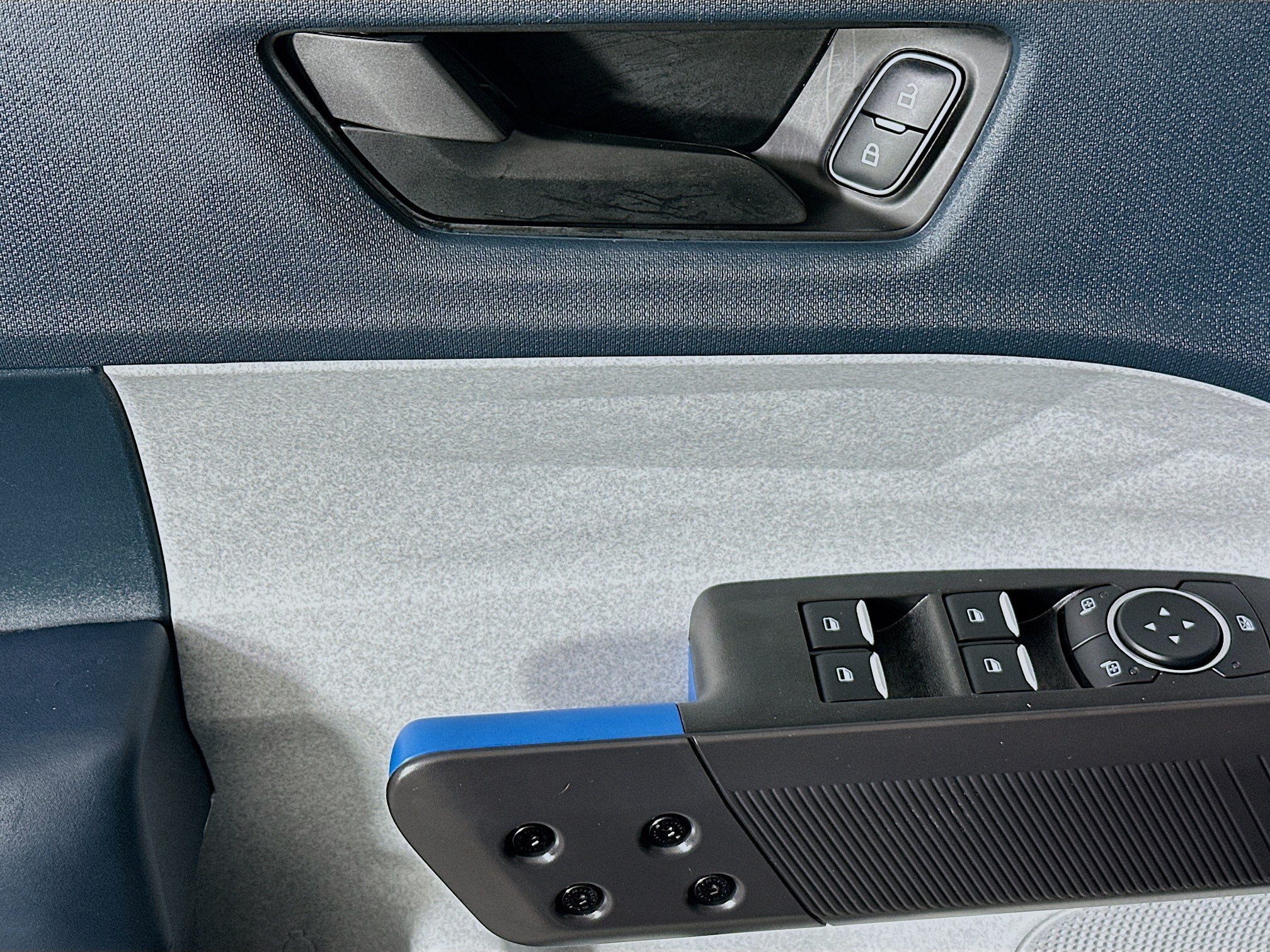 Used 2025 White Metallic Ford XLT image 14