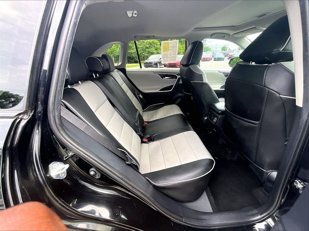 Used 2019 Black Toyota XLE image 14