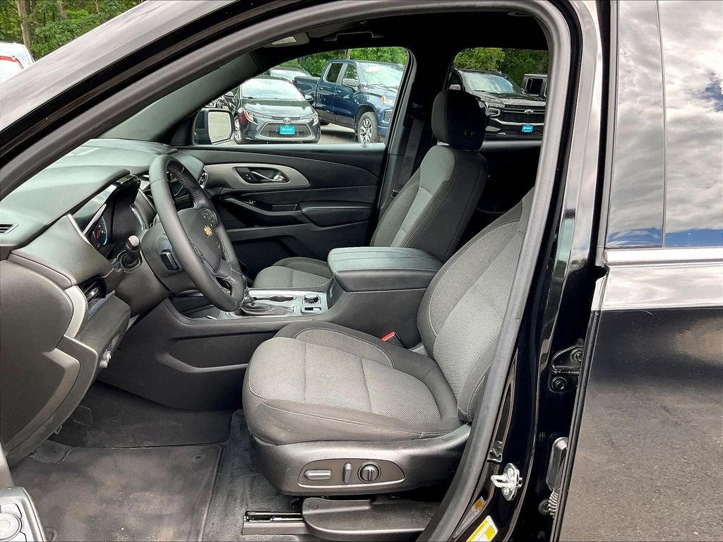 Used 2023 Black Chevrolet LT image 10