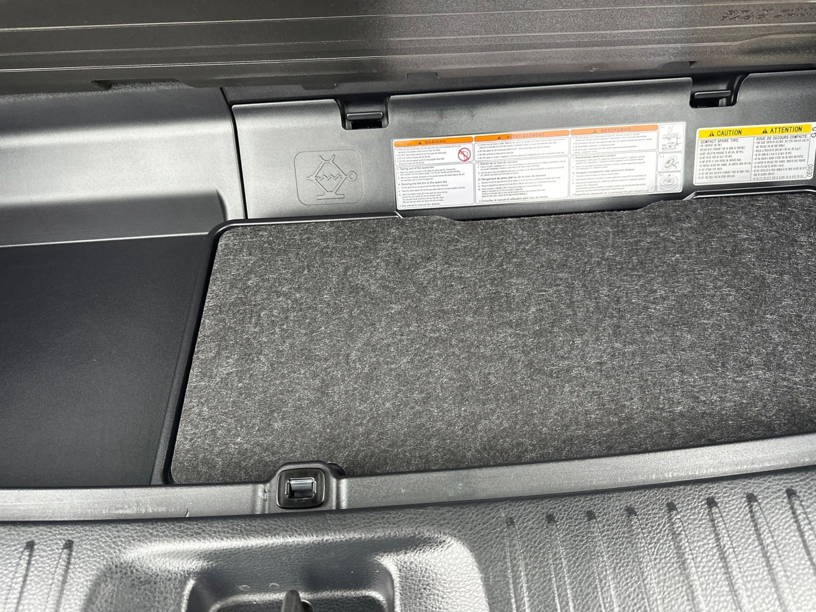 Used 2017  Toyota XLE image 33