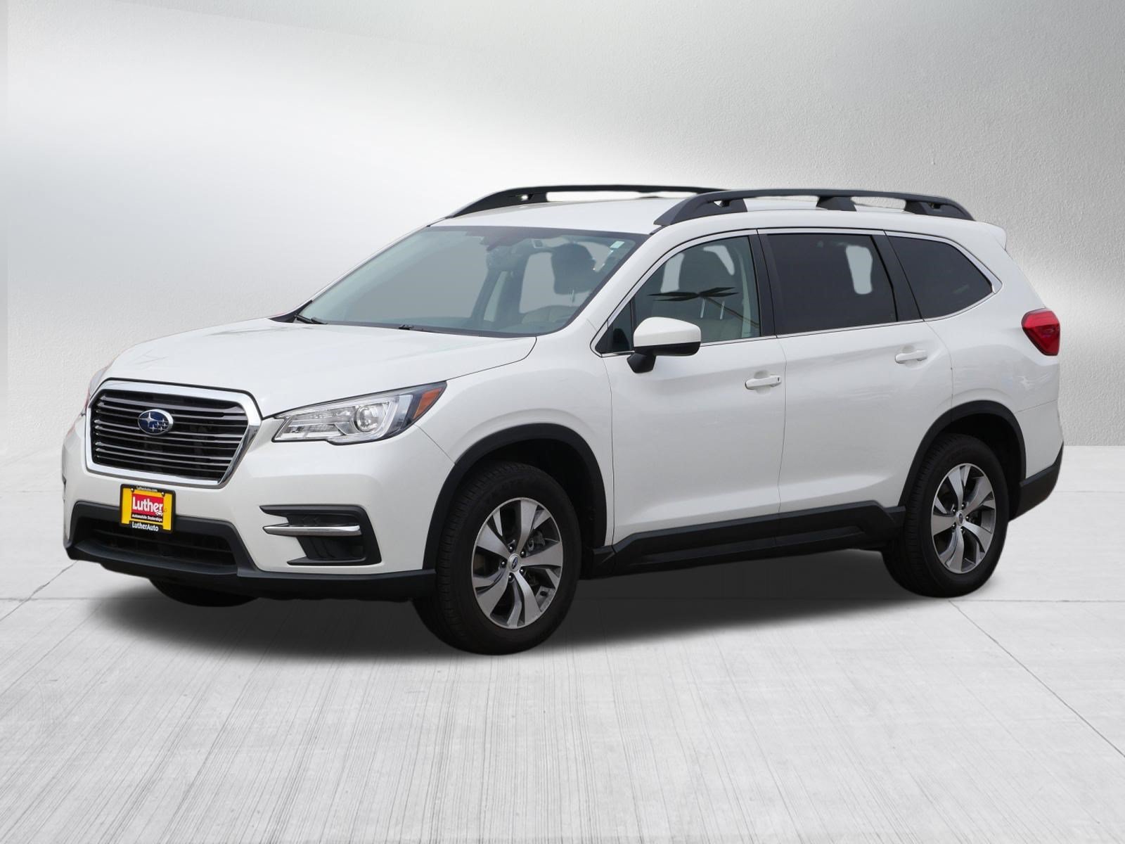 Used 2022 Crystal White Pearl Subaru Premium image 3