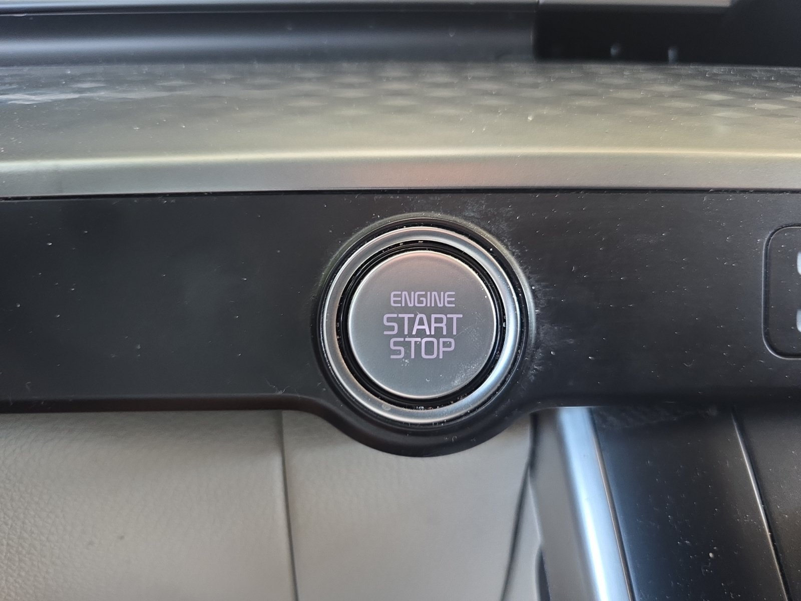 Used 2022 Aurora Black Kia LXS image 15