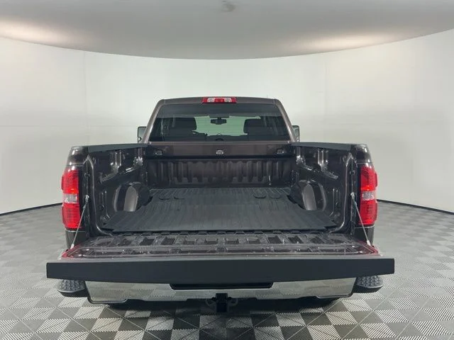 Used 2016  GMC SLE image 7