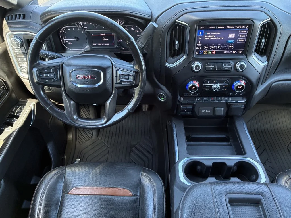 Used 2021 SUMMIT WHITE GMC AT4 image 3