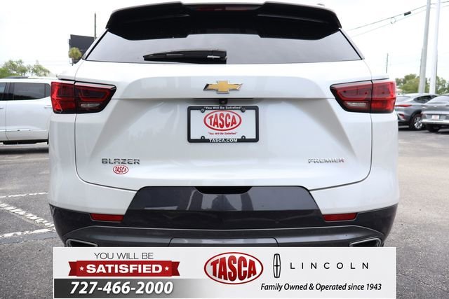 Used 2024 Iridescent Pearl Tricoat Chevrolet Premier image 6