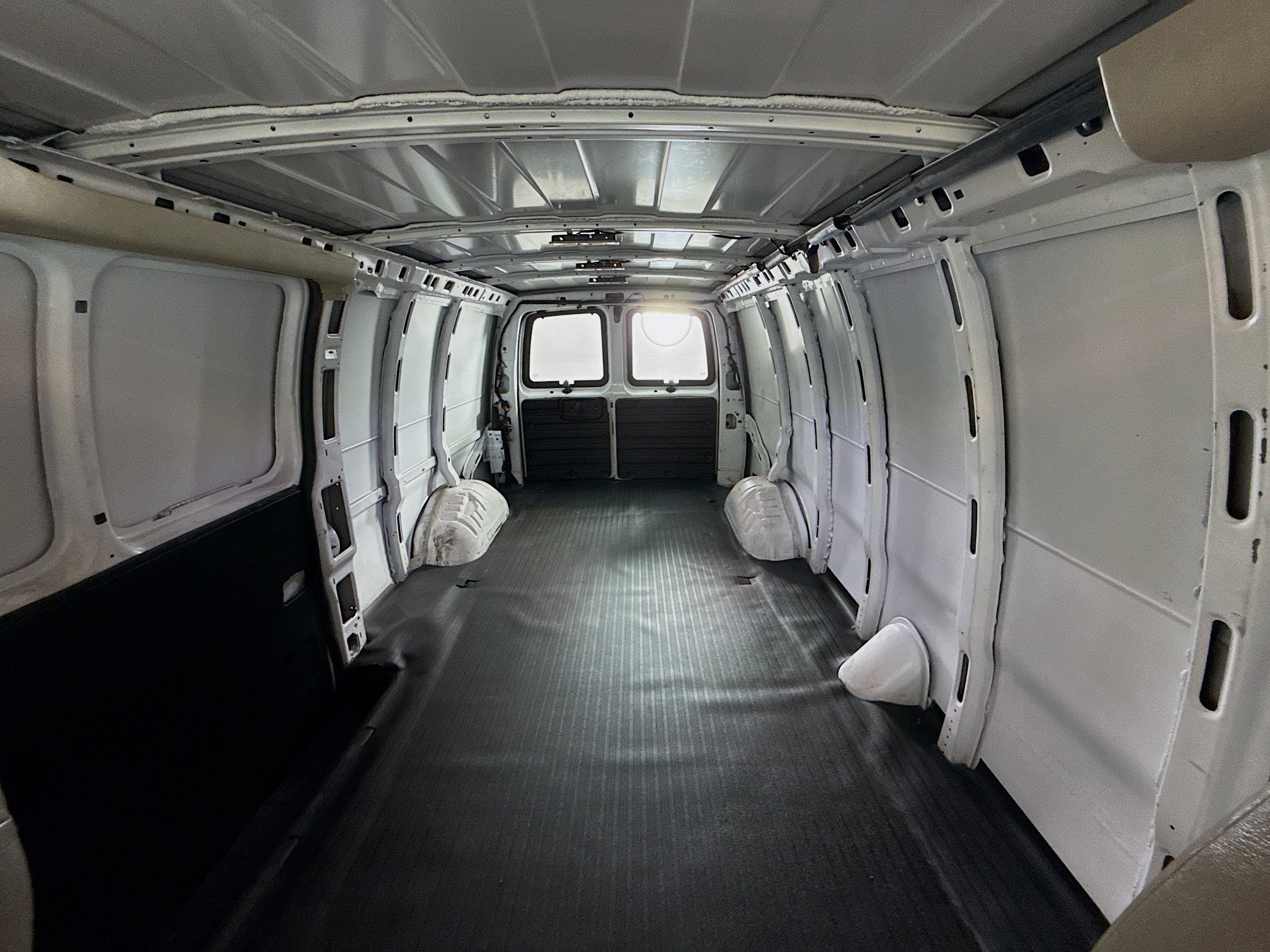 Used 2020 Summit White Chevrolet WT image 23