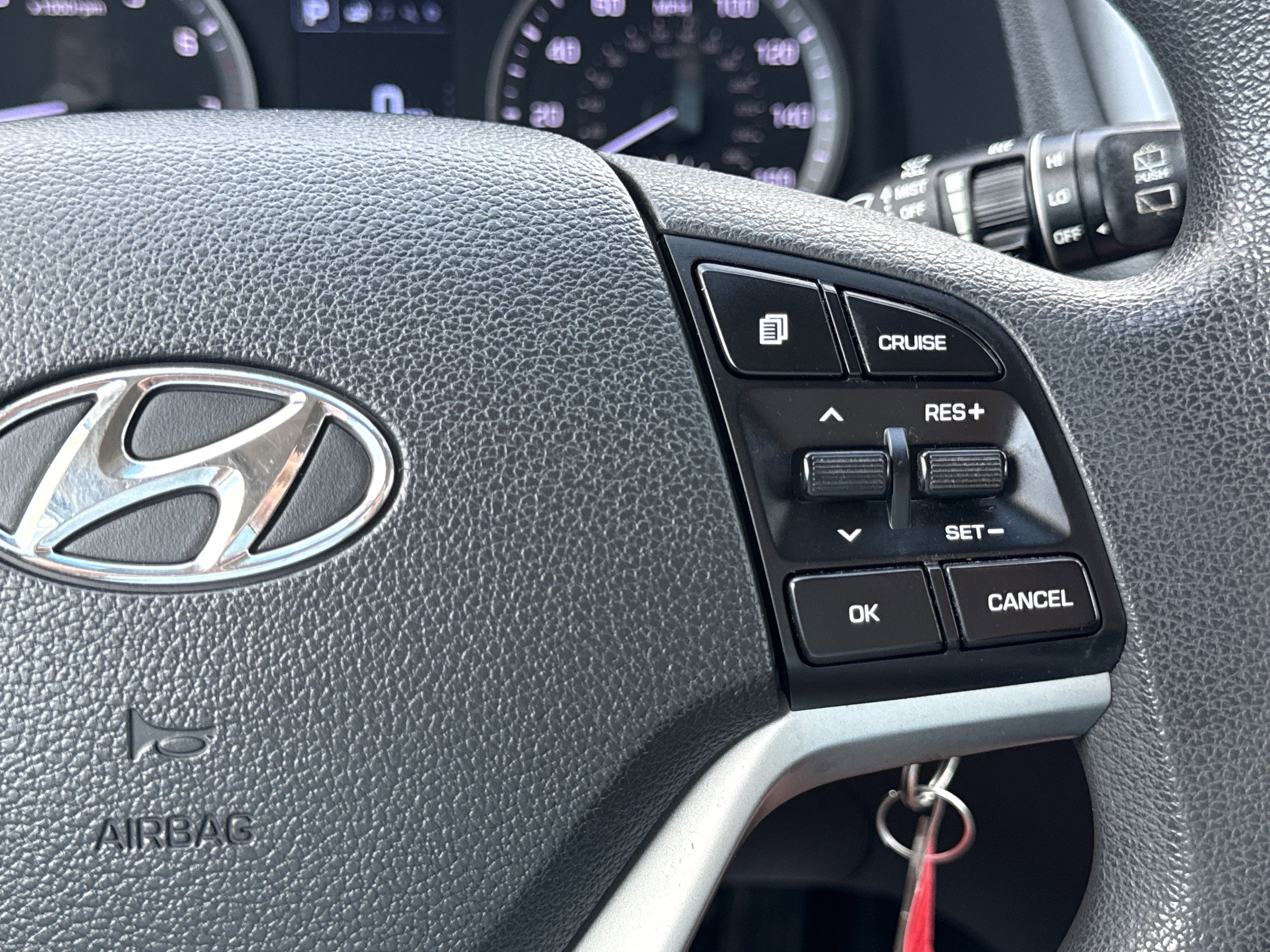 Used 2017 Caribbean Blue Hyundai SE image 18