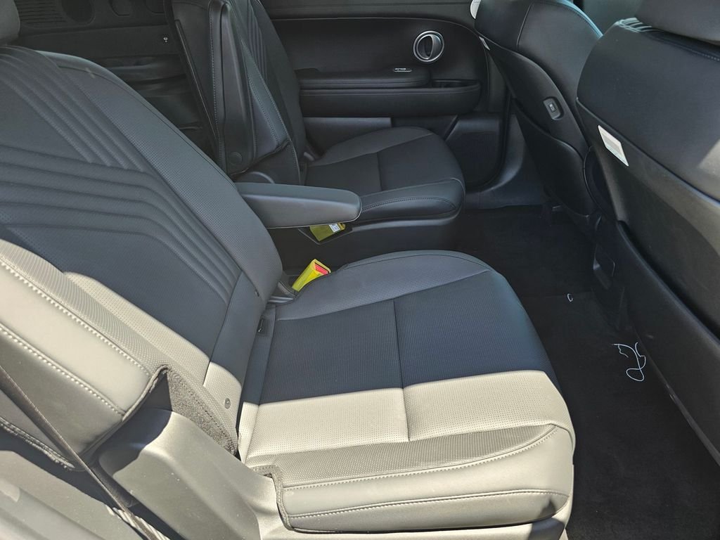 New 2026 White Hyundai SEL Premium image 15