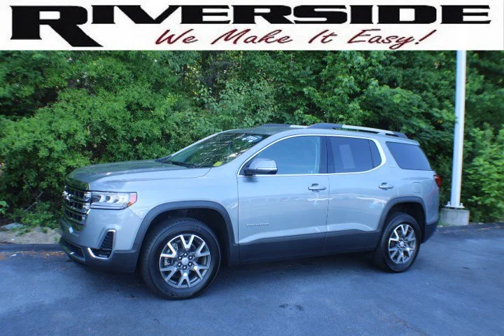 Certified Used 2023 Sterling Metallic GMC SLE image 4