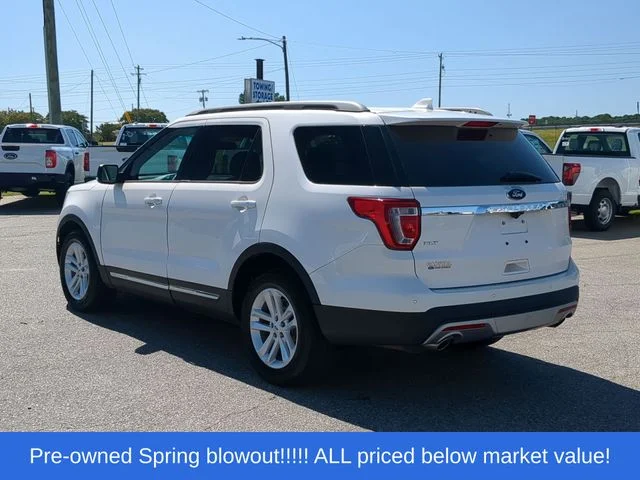 Used 2017 White Ford XLT image 11