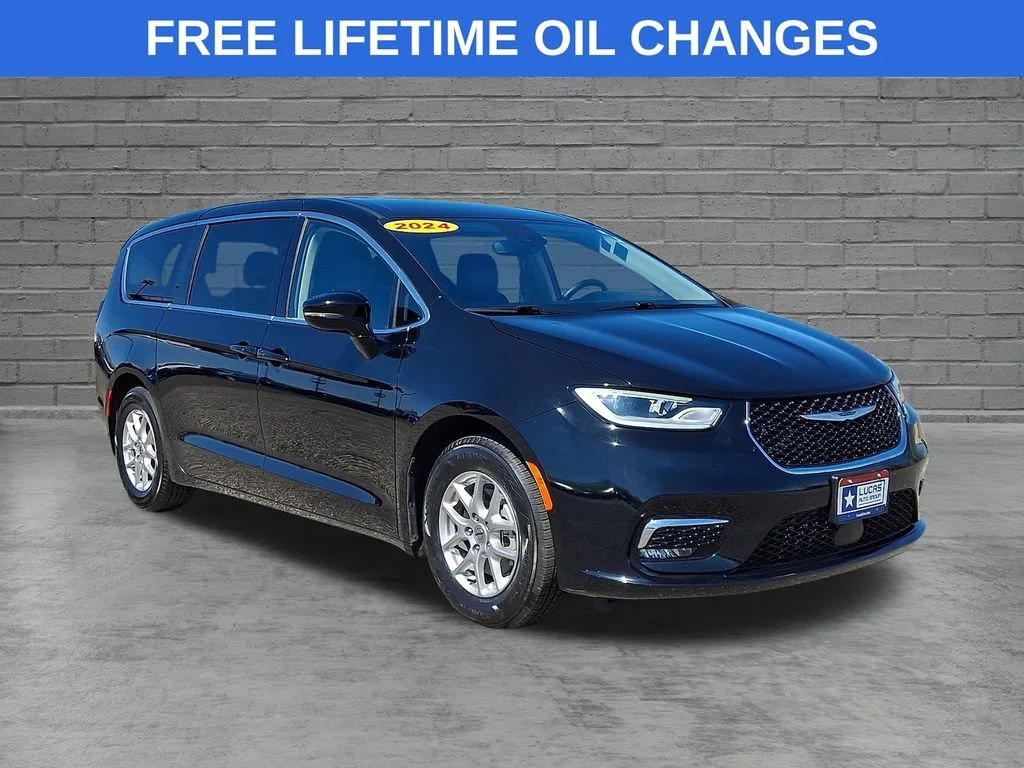 Used 2024 Diamond Black Crystal Pearlcoat Chrysler Touring L image 1