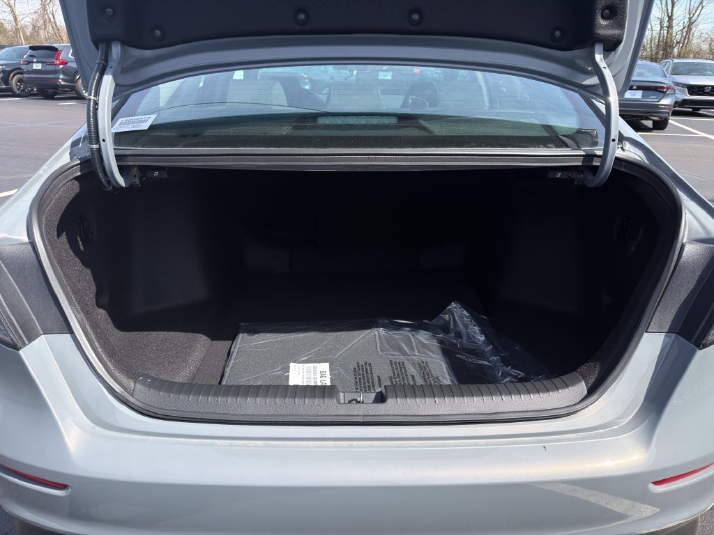 New 2026 Urban Gray Pearl Honda SE image 21