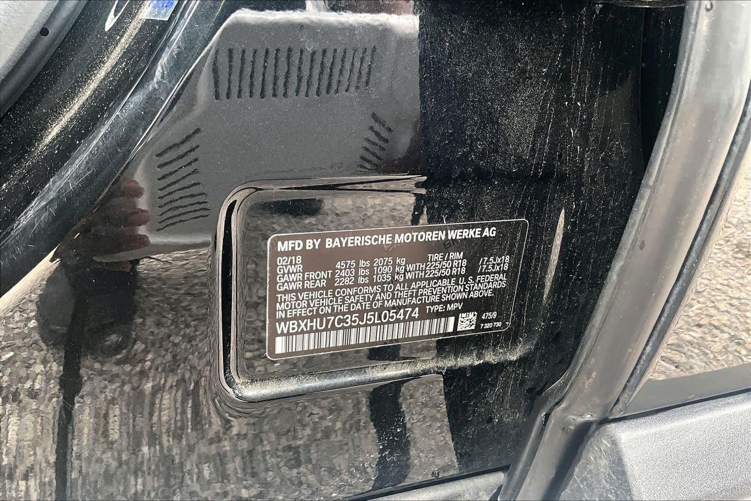 Used 2018 Black Sapphire Metallic BMW sDrive28i image 34
