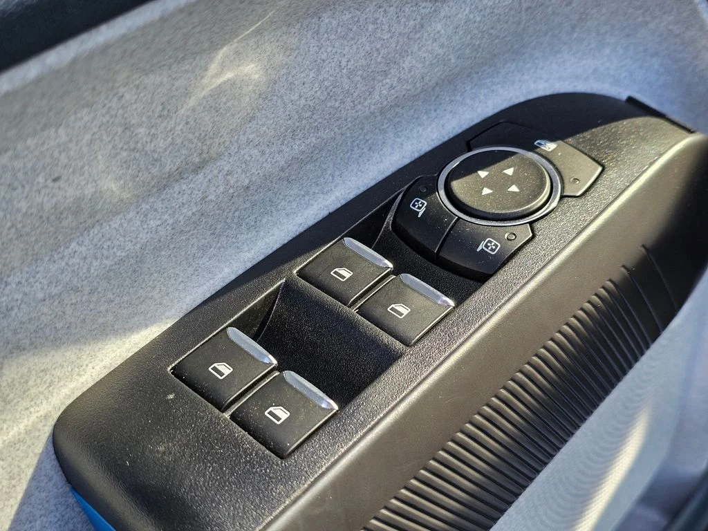 New 2025 Oxford White Ford XLT image 22