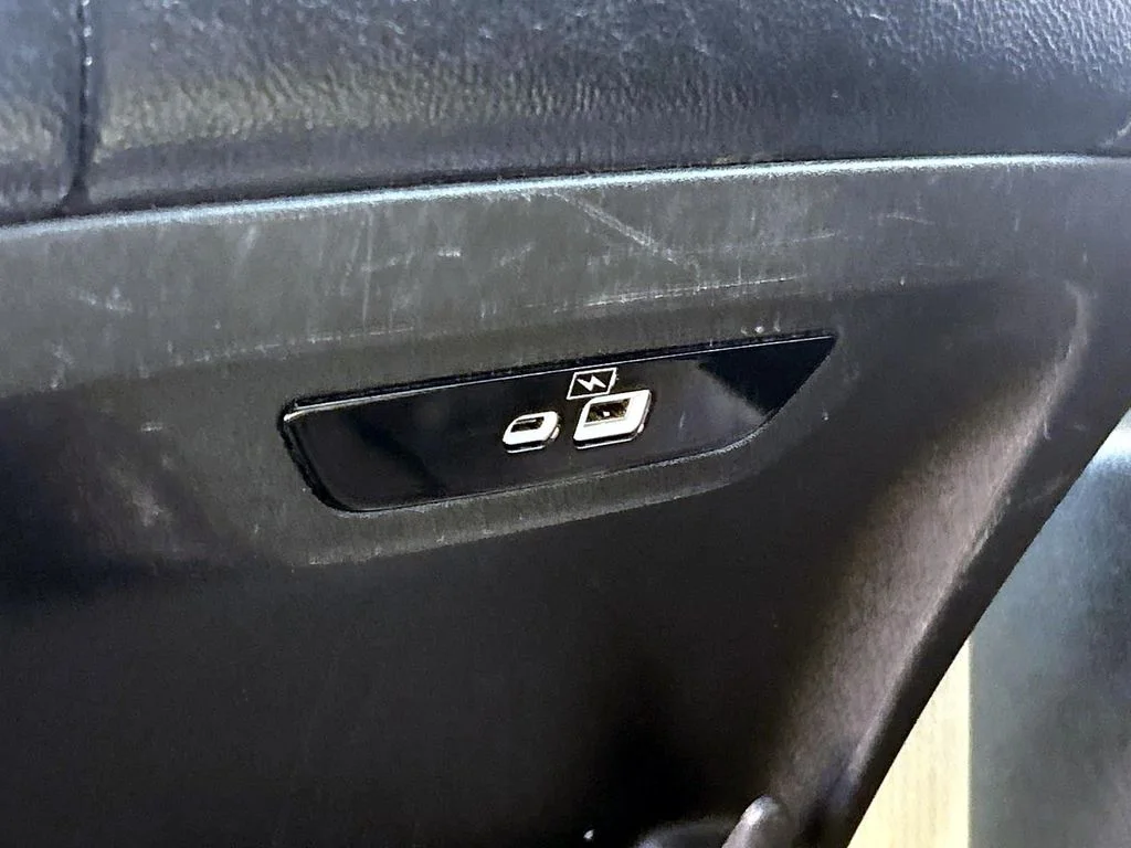 Used 2022 White Chrysler Touring L image 22