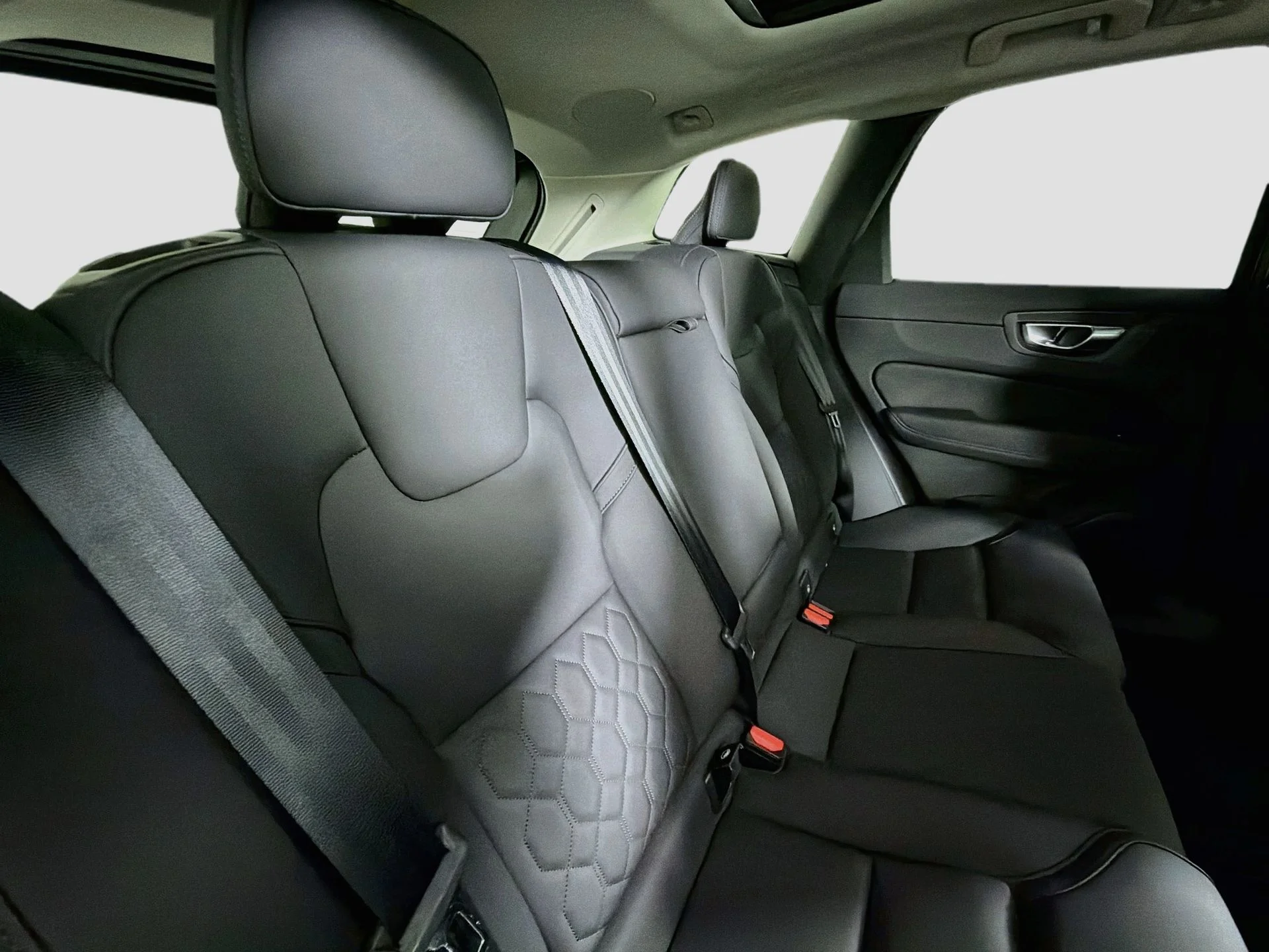 New 2026 Vapour Grey Volvo Plus image 27