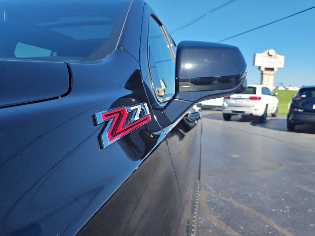 Used 2024 Black Chevrolet Z71 image 28
