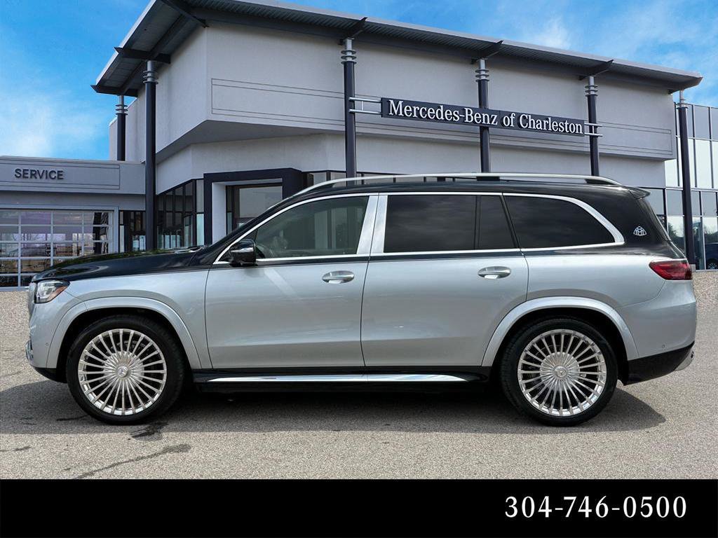 Certified Used 2025 Cirrus Silver (Upper) / Obsidian Black Metallic (Lower) Mercedes-Benz Maybach GLS 600 image 6