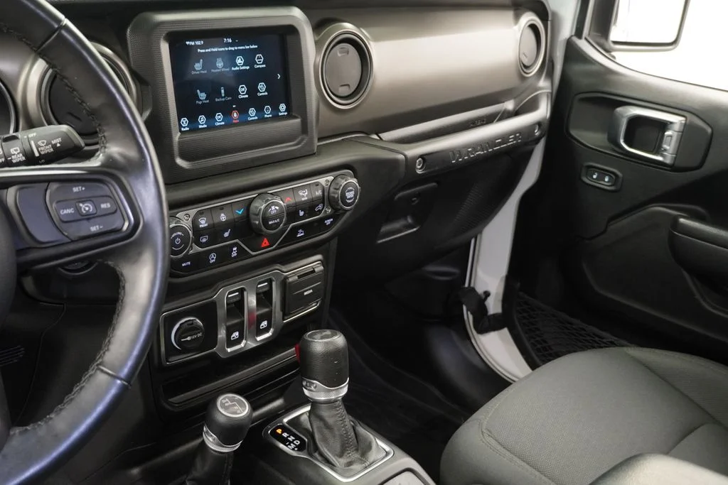 Used 2022 White Jeep Willys image 25