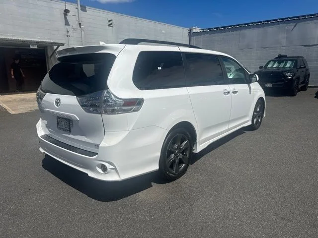 Used 2020 White Toyota SE image 5