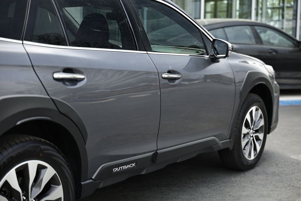 Used 2025 Magnetite Gray Metallic Subaru Touring XT image 8