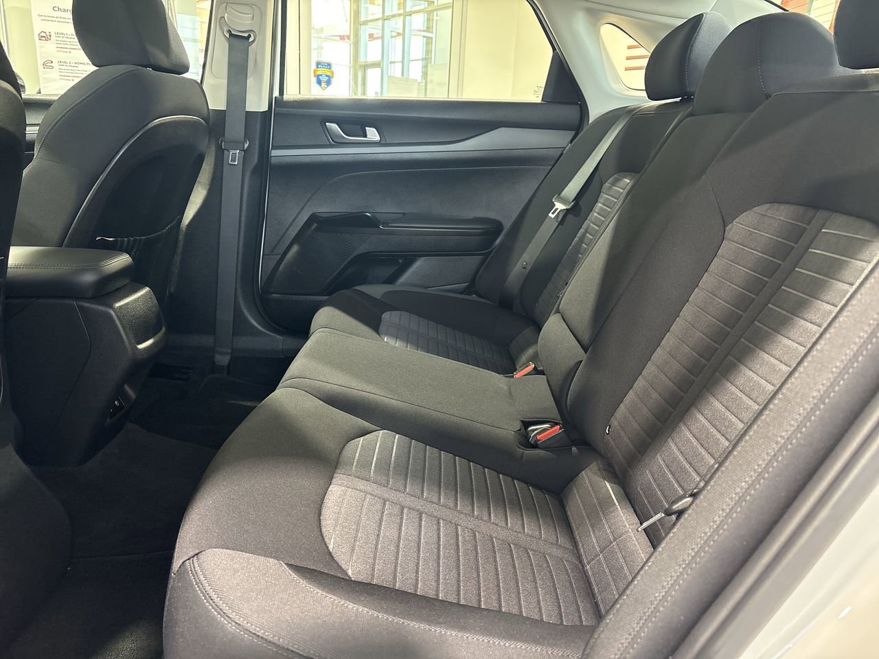 2025 Kia K5 LXS - Photo 22