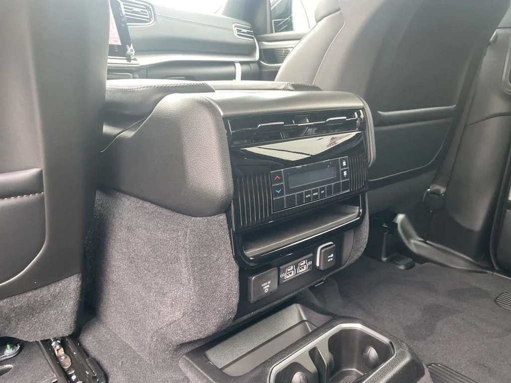 New 2026 Silver-Zynith Exterior Paint Jeep  image 31