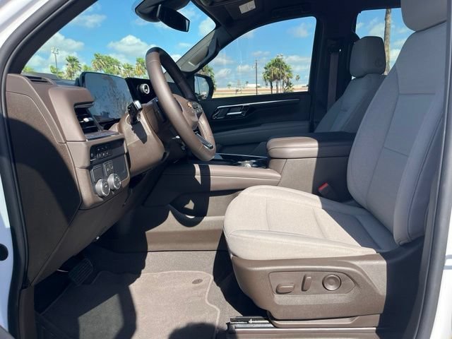 Used 2025 Summit White Chevrolet LS image 21