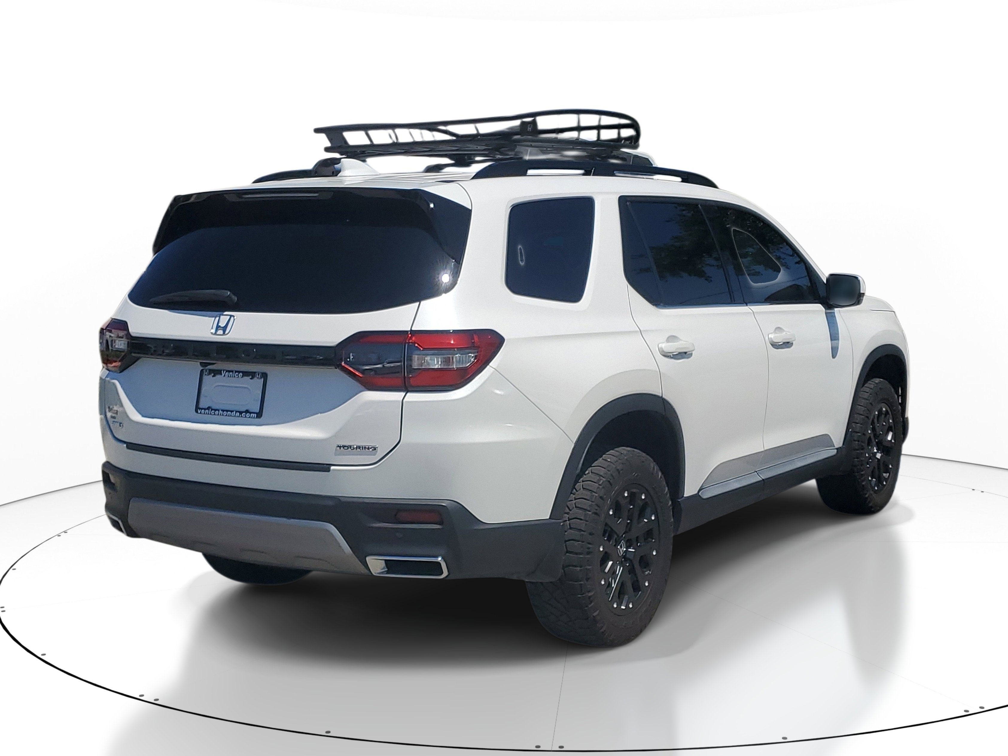 Used 2025 White Honda Touring image 5