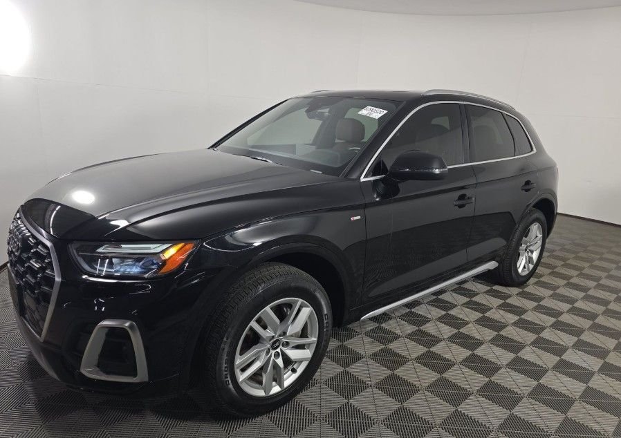 2023 Audi Q5 45 Premium's photo