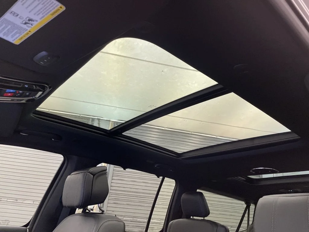 New 2026 Black Jeep Summit Obsidian image 21