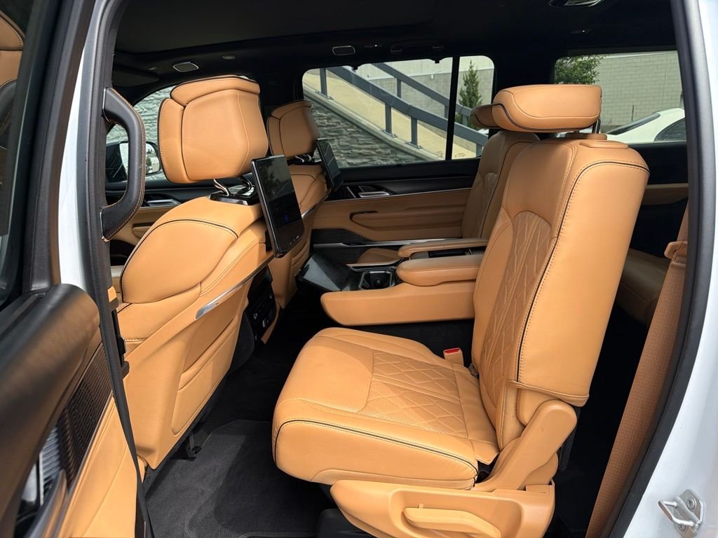 Used 2025 White Jeep Series III image 13