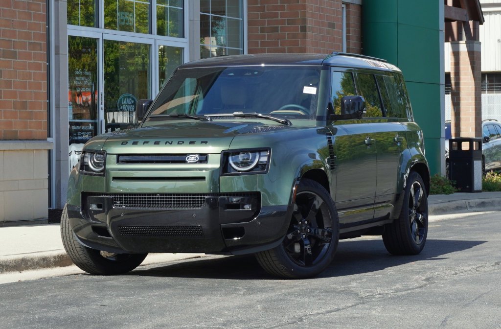 New 2026 Woolstone Green Land Rover X-Dynamic SE image 1