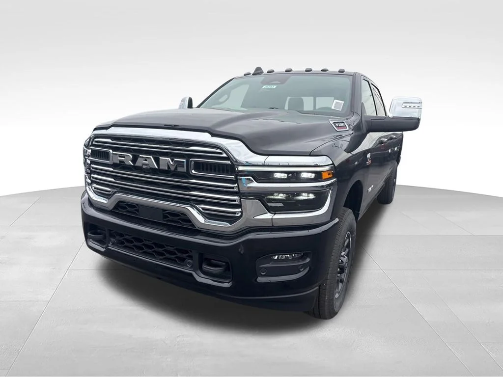 New 2026 Diamond Black Crystal Pearl-Coat Exterior Paint RAM LARAMIE image 7