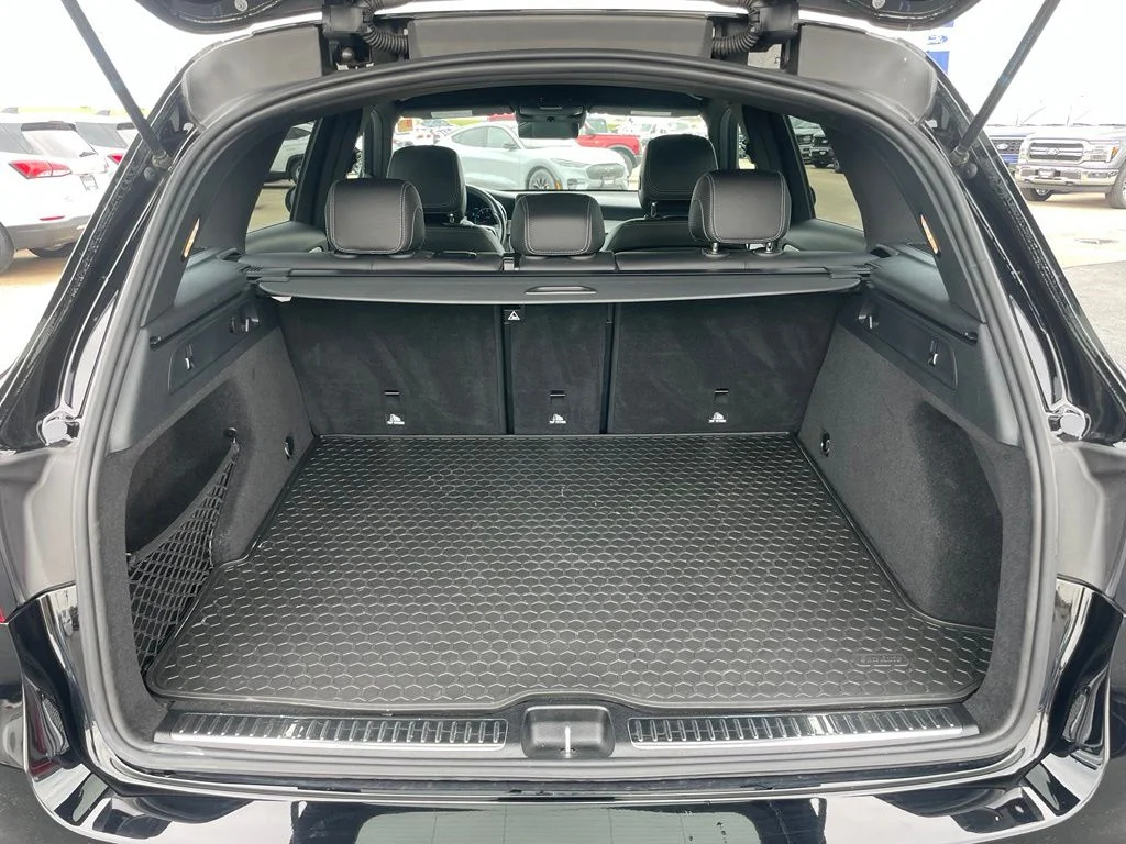 Used 2022 Black Mercedes-Benz GLC 300 image 34