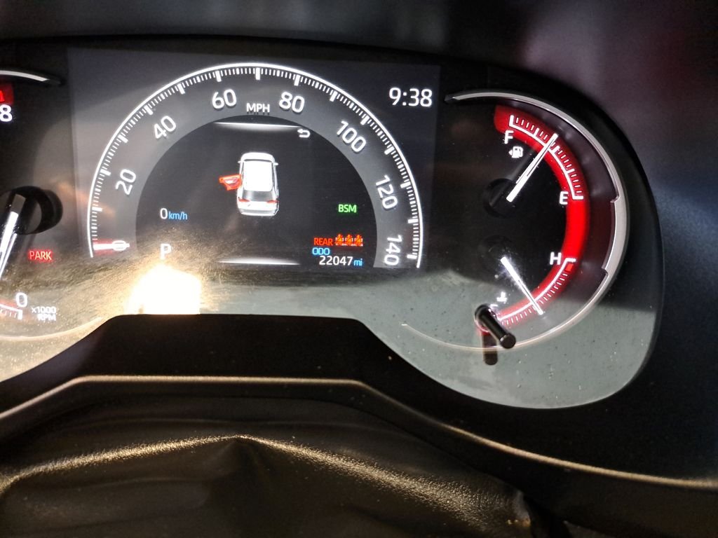 Used 2024 Gray Toyota XLE Premium image 21