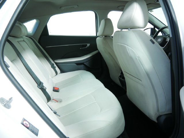 Used 2023 White Hyundai SEL image 14