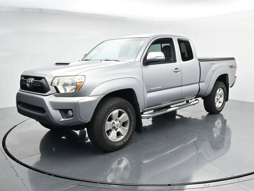 Used 2015 Silver Toyota Base image 4