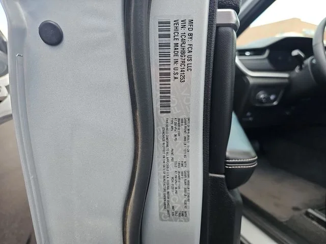 Used 2024 Silver Jeep Limited image 36