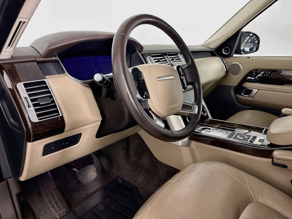 Used 2018 Gray Land Rover HSE image 4