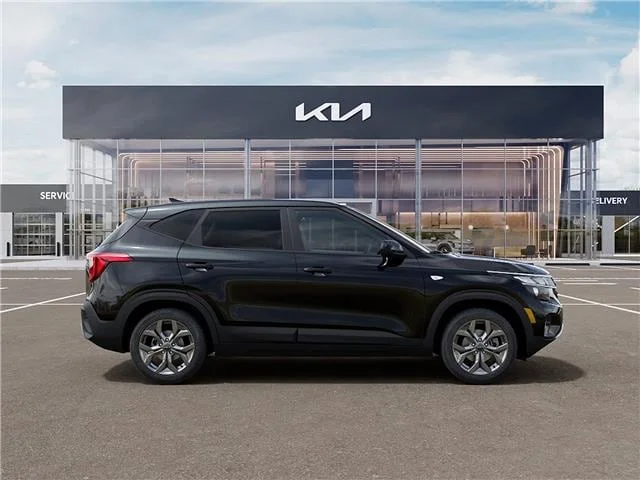 New 2026 Fusion Black Kia LX image 34