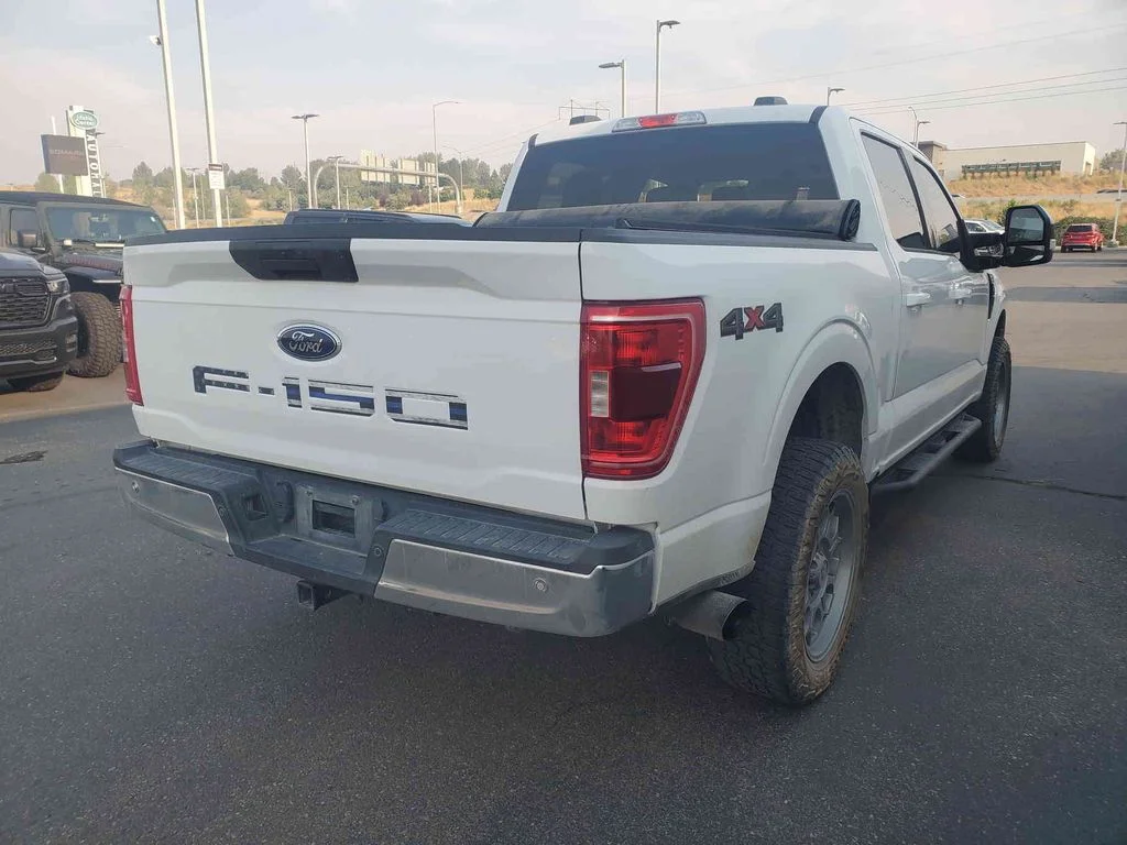 Used 2021 White Ford XLT image 5