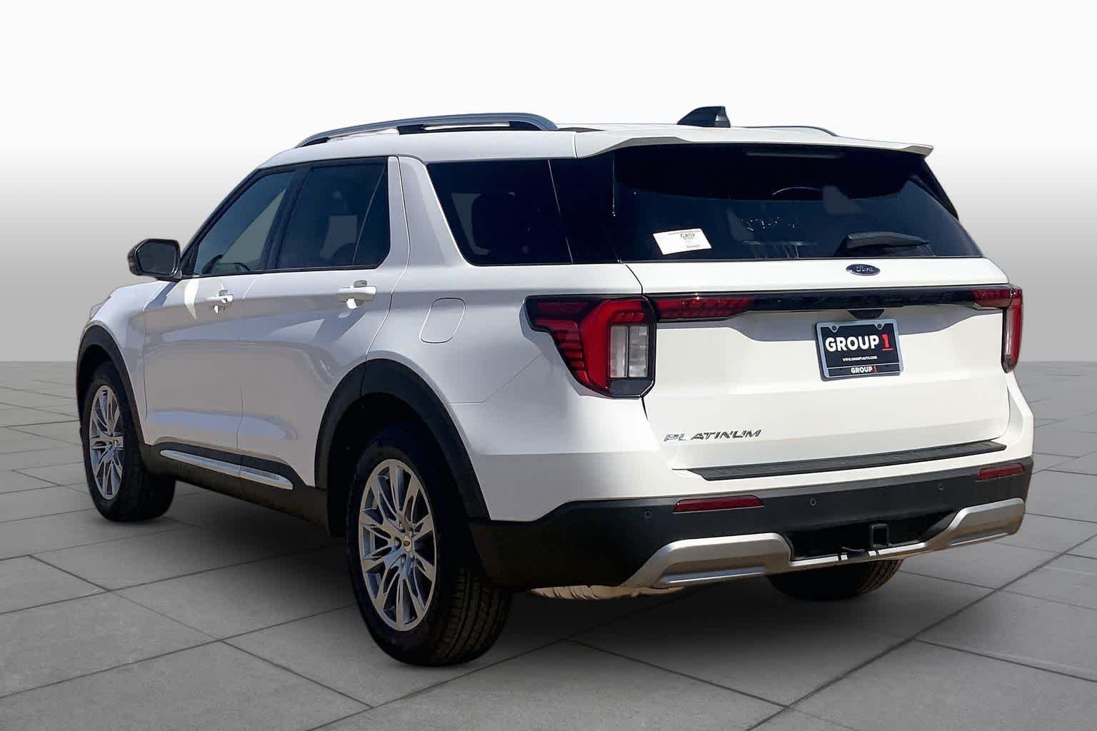 New 2026 Star White Metallic Tri-Coat Ford Platinum™ image 12