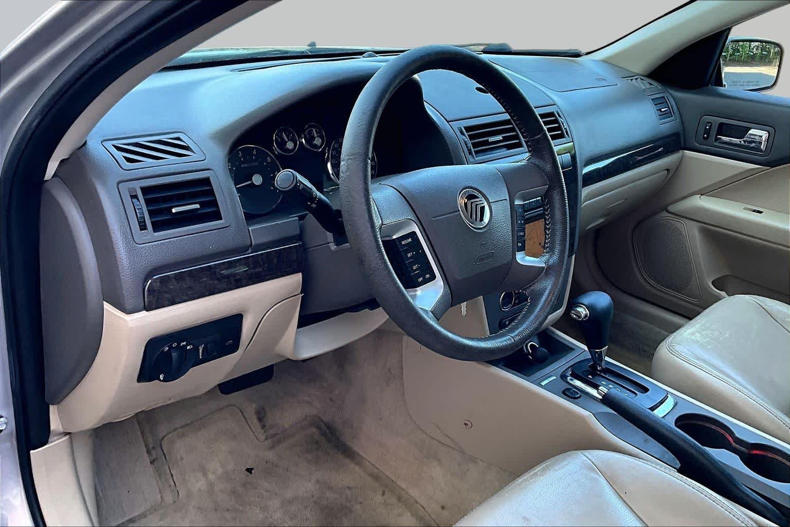 Used 2009 Tuxedo Black Metallic Mercury Premier image 17
