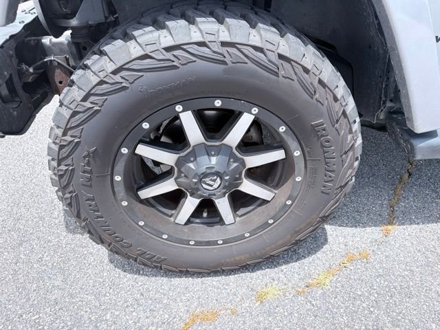 Used 2016 Silver Jeep Unlimited Sahara image 9
