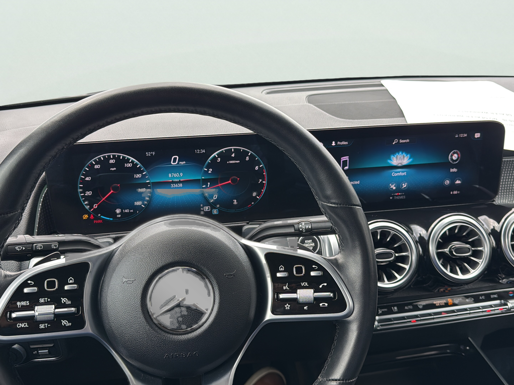 Used 2022  Mercedes-Benz GLB 250 image 14