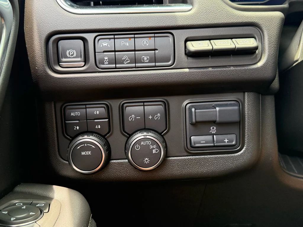 Used 2024 Black Chevrolet Premier image 30