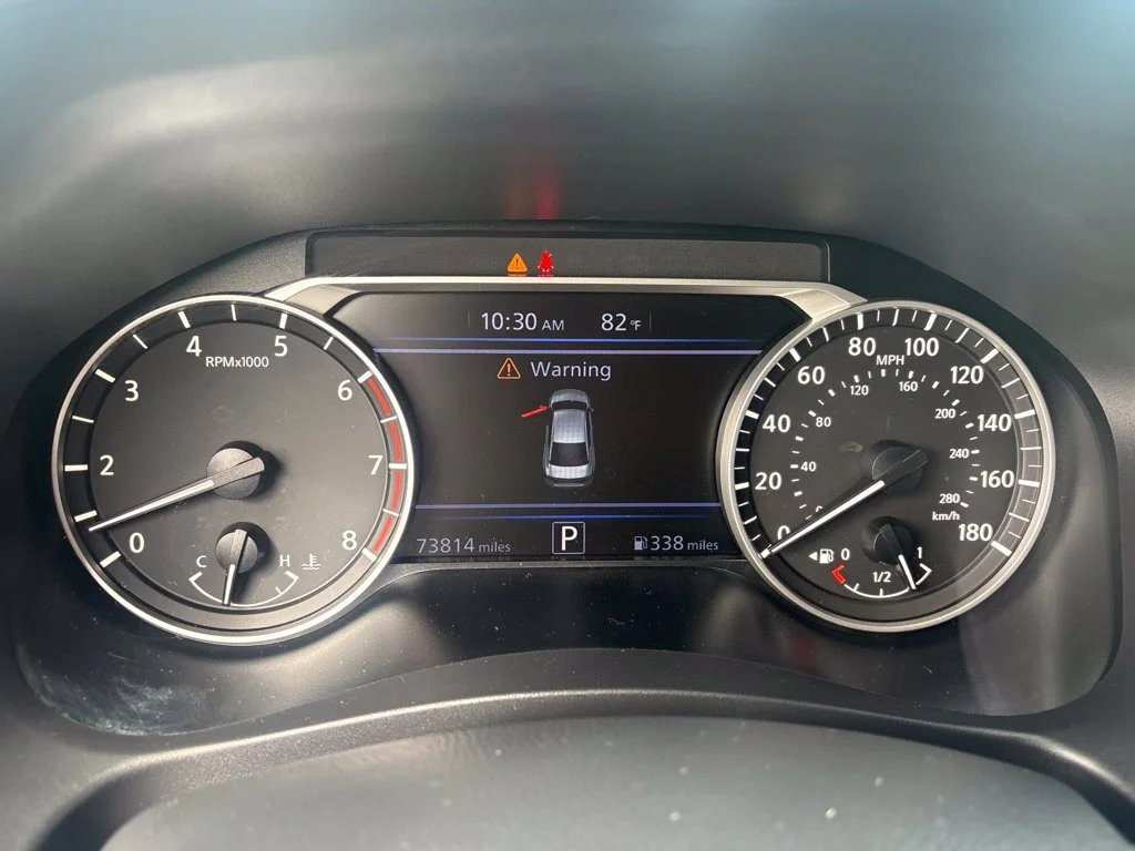Used 2021 Silver Nissan 2.0 SR image 4