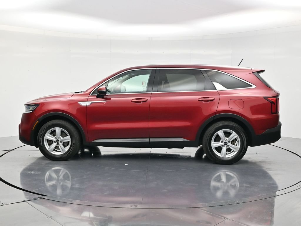 Used 2021 Passion Red Tintcoat Kia LX image 8