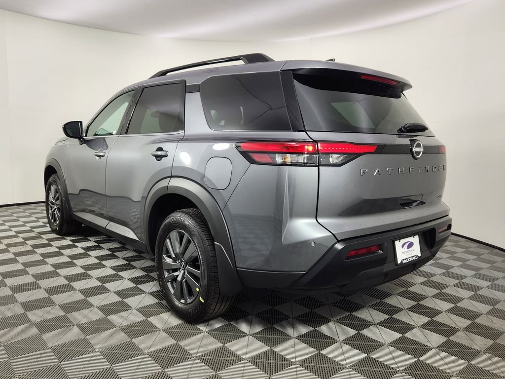 View vehicle photo 3